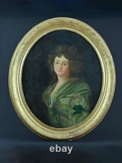 Ancien tableau huile portrait jeune femme de qualité 18ème cadre ovale bois Or