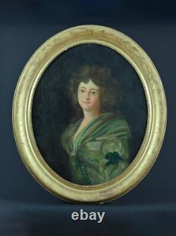 Ancien tableau huile portrait jeune femme de qualité 18ème cadre ovale bois Or