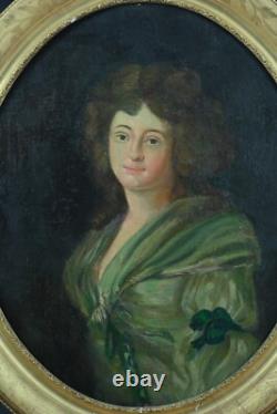 Ancien tableau huile portrait jeune femme de qualité 18ème cadre ovale bois Or