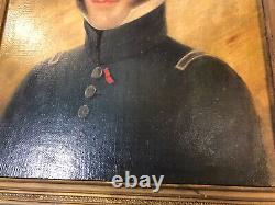Ancien tableau peinture sur toile portrait militaire officier cadre platre doré