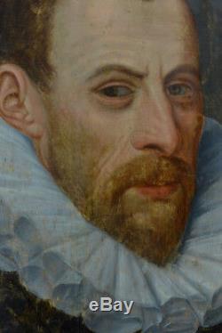 Beau tableau Ancien Portrait d'homme a la Fraise ec. Hollandaise 16e sv Pourbus